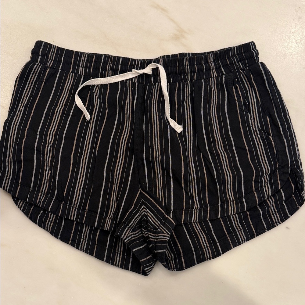 Billabong Black Striped Women’s Shorts in size Large